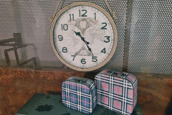 valisette carreaux , set de 2 petit modèle et grand modèle rouge et bleu décoration vintage style indus valise carreaux