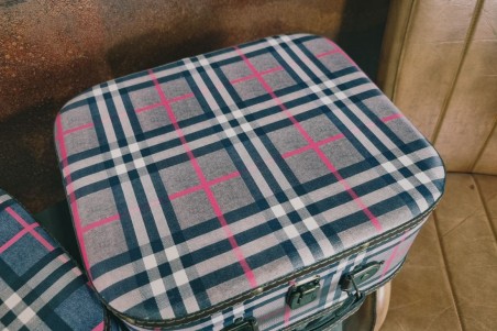 valisette carreaux , set de 2 petit modèle et grand modèle rouge et bleu décoration vintage style indus