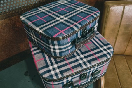 valisette carreaux , set de 2 petit modèle et grand modèle rouge et bleu décoration vintage style indus