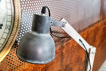 lampe industrielle , bois cérusé et métal, projecteur orientable, décoration vintage, style indus