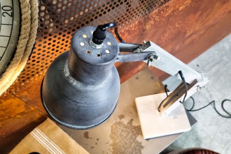 lampe industrielle , bois cérusé et métal, projecteur orientable, décoration vintage, style indus