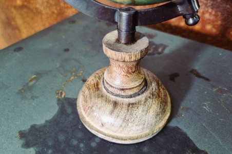 globe terrestre petit format bleu socle en bois globe de poche carte du monde style décoration vintage