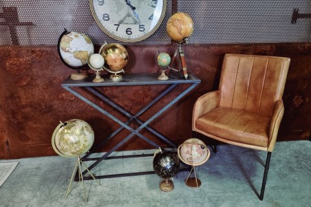 globe terrestre trépieds bois décoration vintage ocre et marron