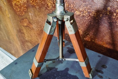 globe terrestre trépieds bois décoration vintage ocre et marron