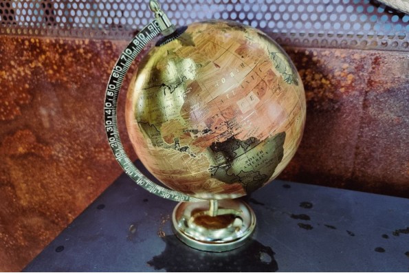 globe or doré vintage socle pieds doré style rétro