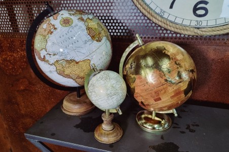 globe or doré vintage socle pieds doré style rétro