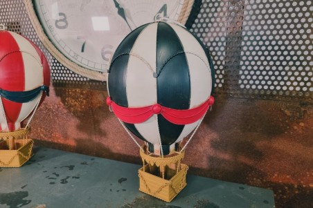 montgolfière vintage noir, cirque, décoration de chambre enfant de salle de jeux style rétro