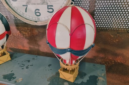 Montgolfière steampunk rouge