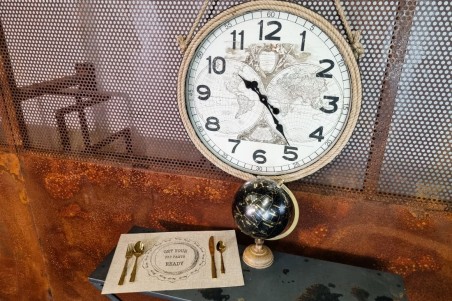 set de couverts dorés 16 pièces décoration de table chic classe style vintage