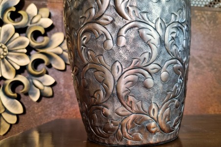 Vase bronze sculpté