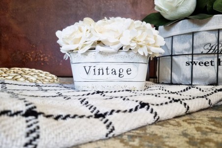 Jardinière vintage - roses blanches