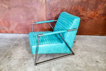 Fauteuil cuir olive et métal, déco vintage, style indus, design loft, art contemporain