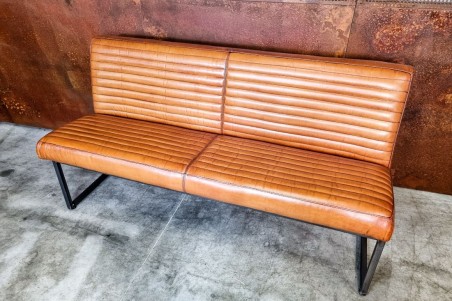Banquette camel sombre et métal, déco vintage, style indus, design loft, art contemporain