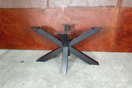 table arthes grand format en bois de hêtre ou de chêne epaisseur 8 cm pieds en acier brut vernis grande table