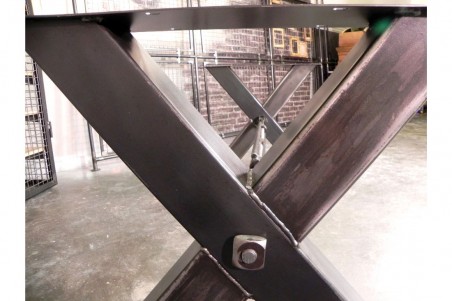 Table style industriel en bois et acier - Thaïx