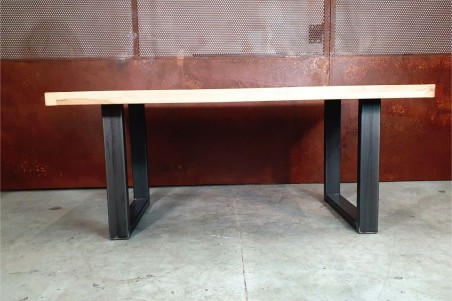 table de salle à manger, table d'intérieur style industriel, plateau bois massif chêne ou hêtre, ^pieds acier brut vernis