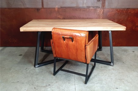 Table en bois et acier en croix - Xammès