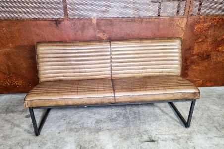 Banquette vert olive et métal, déco vintage, style indus, design loft, art contemporain