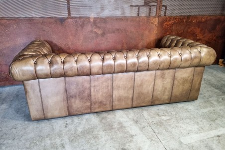 Canapé 3 places cuir vert olive capitonné design "chesterfield" style industriel déco indus loft