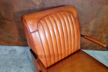 Fauteuil vintage en cuir cognac design voiture ancienne