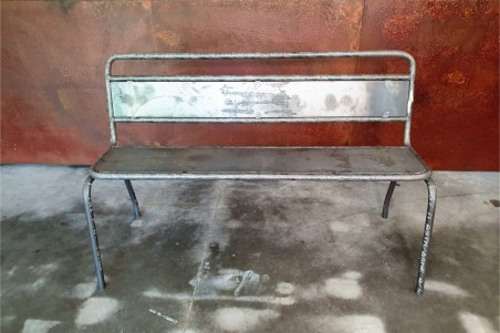 banc métal acier brut vernis ou thermolaqué, déco écolier, design industriel, style vintage