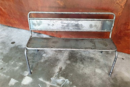 banc métal acier brut vernis ou thermolaqué, déco écolier, design industriel, style vintage