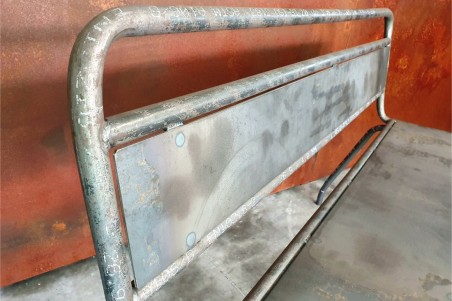 banc métal acier brut vernis ou thermolaqué, déco écolier, design industriel, style vintage