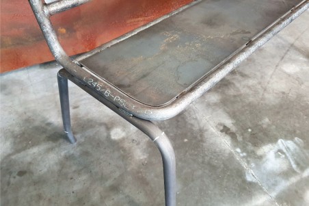 banc métal acier brut vernis ou thermolaqué, déco écolier, design industriel, style vintage