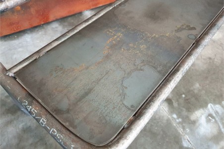 banc métal acier brut vernis ou thermolaqué, déco écolier, design industriel, style vintage