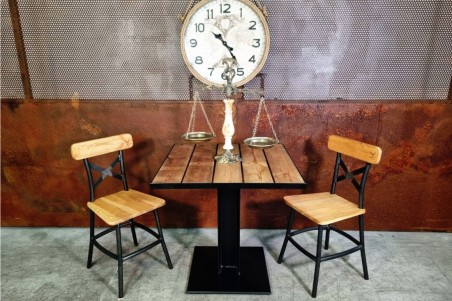 table pieds central poutrelle H plateau en lame de pin table carré terrasse bar restaurant style industriel robuste solide