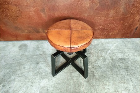 Tabouret en cuir camel sombre pour table à manger style industriel décoration vintage design steam punk