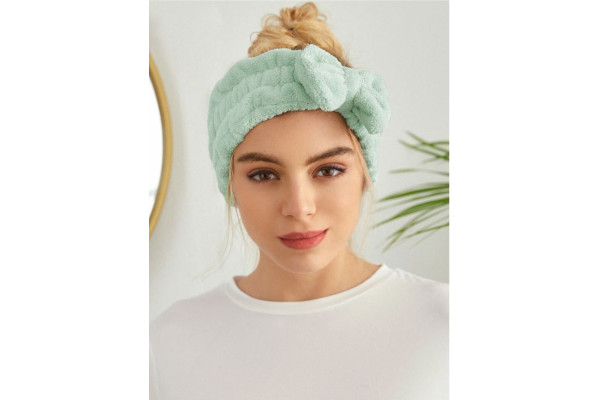 Bandeau de maquillage pour retenir les cheveux avec élégance et confort 2