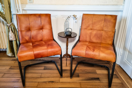Tavèl 2.0 - Chaise capiton - double confort- en cuir - tube rond