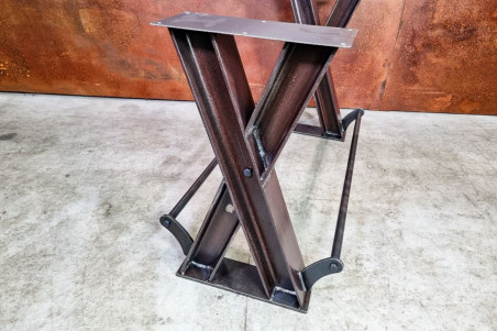 LOPIGNA - Pied de table central en métal avec repose pieds