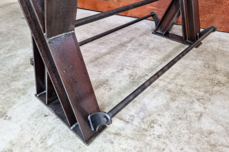 LOPIGNA - Pied de table central en métal avec repose pieds