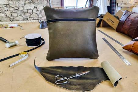 coussin en cuir pleine fleur qualité artisanal