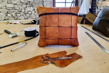 coussin en cuir patine tradition