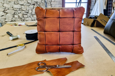 coussin en cuir patine tradition