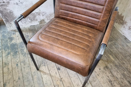 Chaise en cuir QUINCEY - coutures Voyage