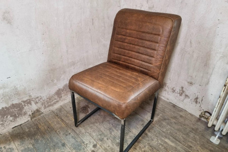 Chaise en cuir QUINCEY - coutures Voyage