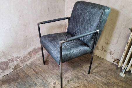 Chaise en cuir LOCARN - coutures Héritage