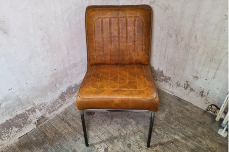 Chaise en cuir NOCARIO - coutures élégance