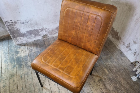 Chaise en cuir NOCARIO - coutures élégance