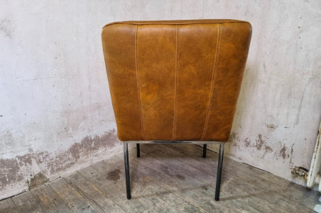 Chaise en cuir NOCARIO - coutures élégance