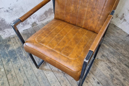 Chaise en cuir NOCARIO - coutures élégance