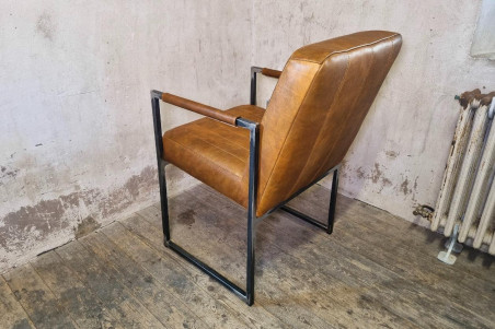 Chaise en cuir NOCARIO - coutures élégance