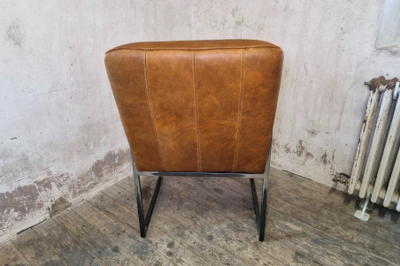 Chaise en cuir NOCARIO - coutures élégance