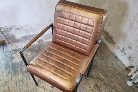 Chaise en cuir ELONE - coutures Architecture