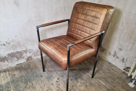 Chaise en cuir ELONE - coutures Architecture