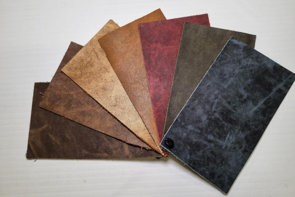 palette d'échantillons de cuir de vachette française pleine fleur
